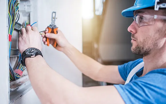 24/7 electrical services offer efficient solutions for urgent installations, repairs, and maintenance needs.